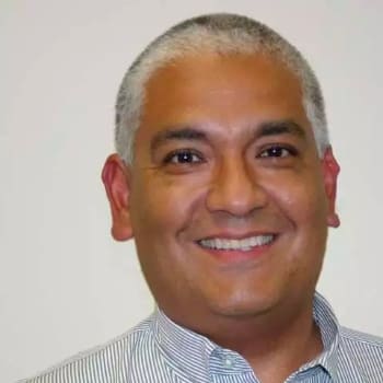 طبيب زراعة القلب للأطفال